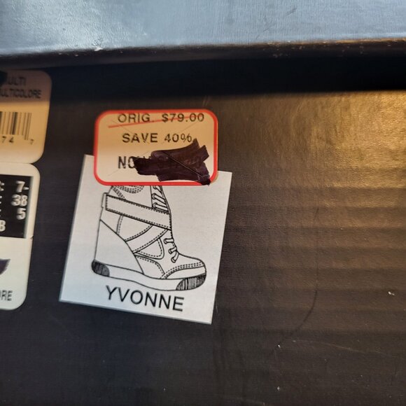 Material Girl Wedge Sneaker NWOT Size 7 Tropical Print Wedge Sneaker - Picture 12 of 12